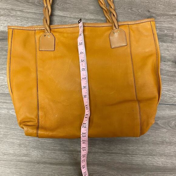 Chloe Large Amy Tote Bag in Carmel - Picture 12 of 12